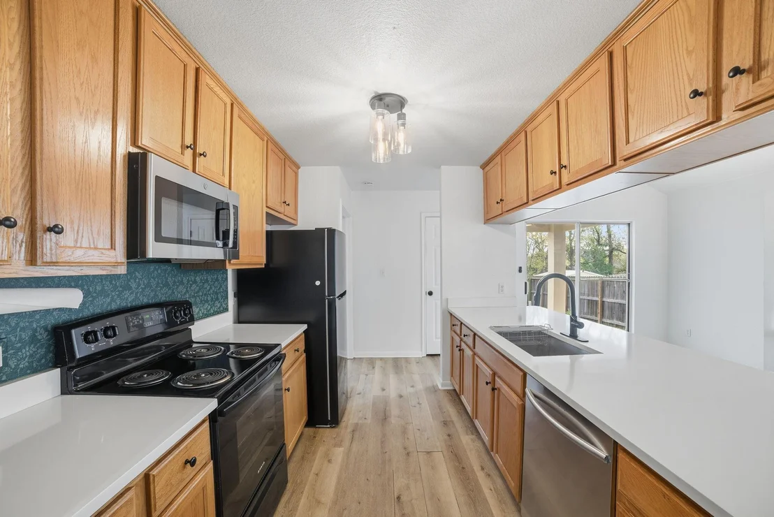 Photo of 104 S Mockingbird CIR
