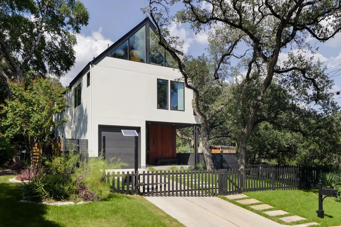 Photo of 800 W James ST
