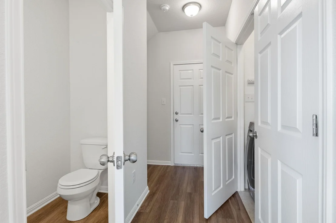 Photo of 211 Silver Glen DR
