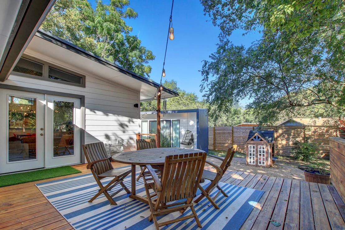 Photo of 7110 Whispering Oaks DR