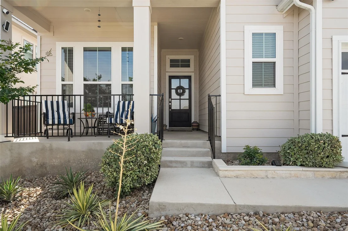 Photo of 1112 Bluewood BND