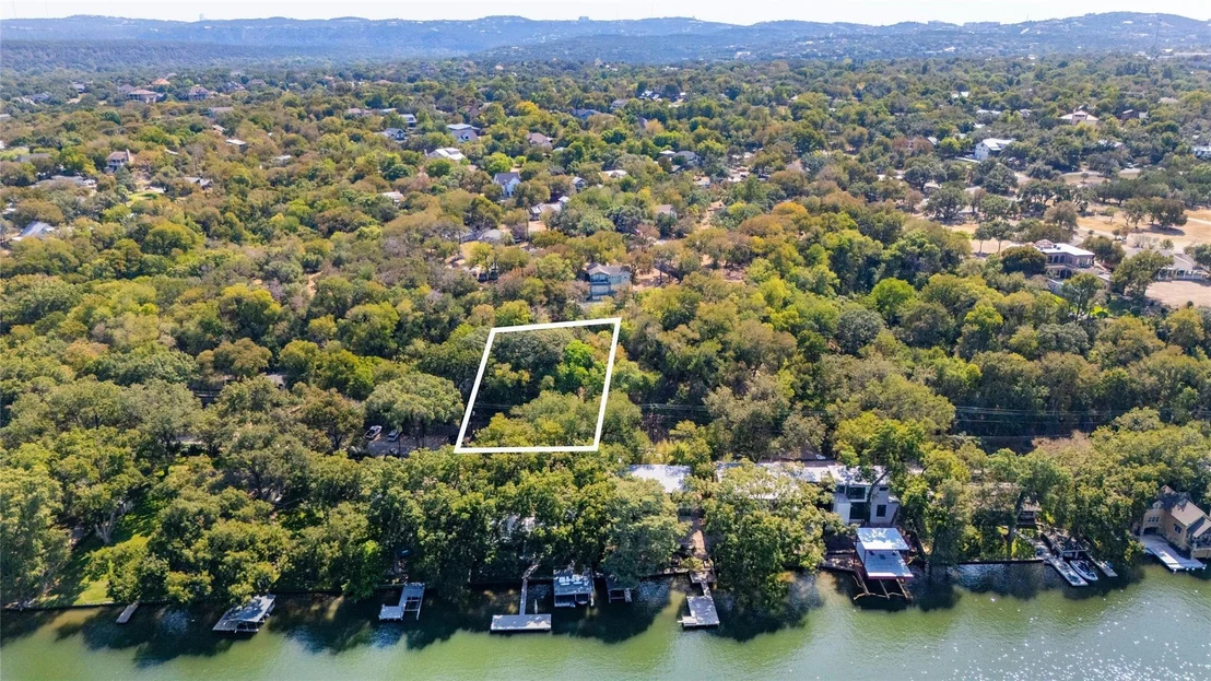 Photo of 2805 Edgewater DR