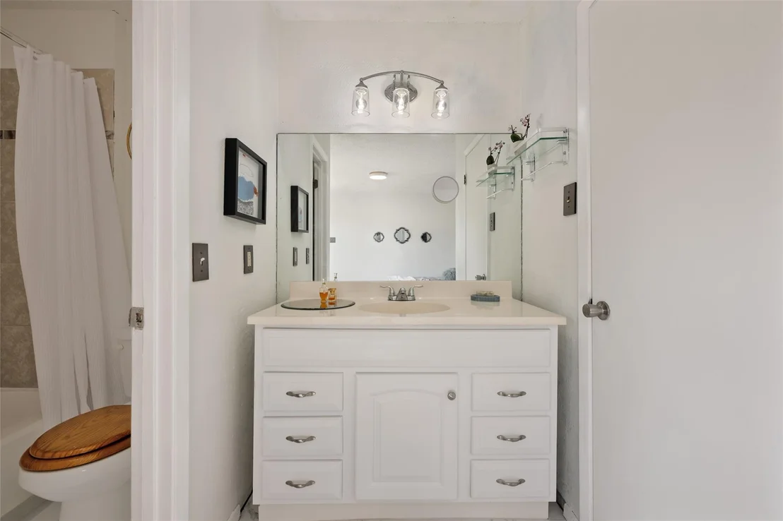 Photo of 5100 Lambs LN