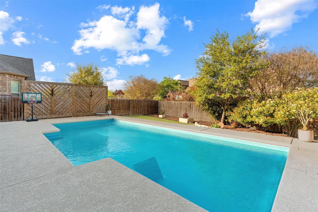 Photo of 3704 Gildas PATH