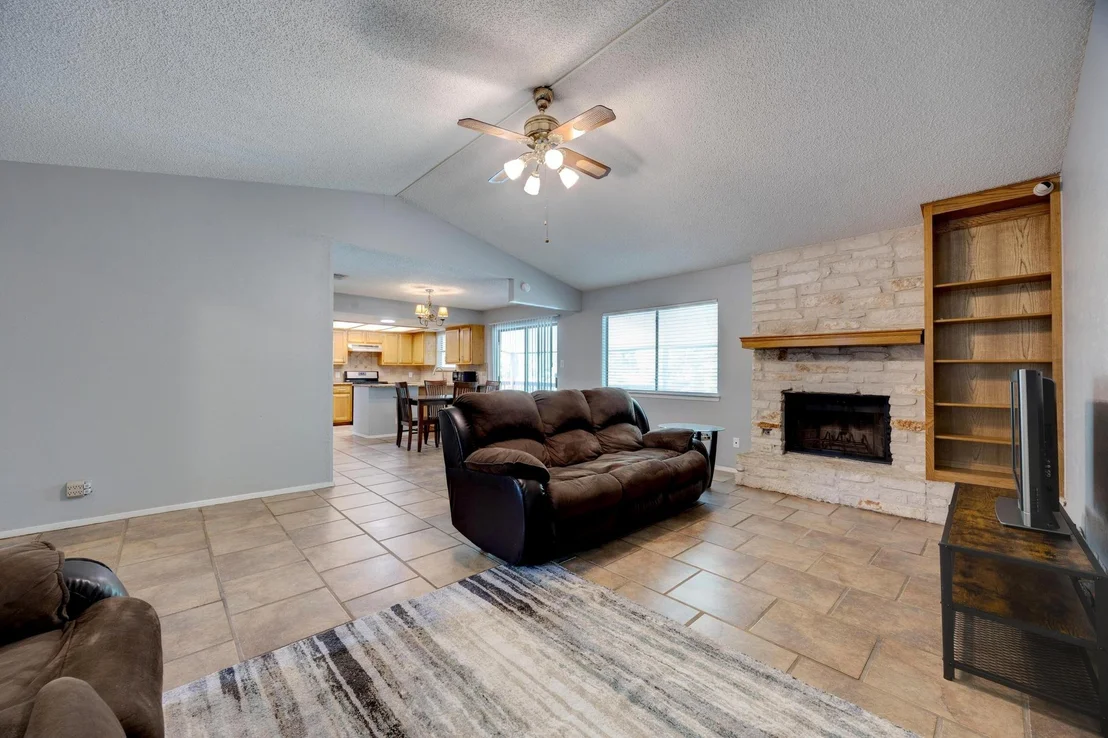 Photo of 2308 Stratford DR