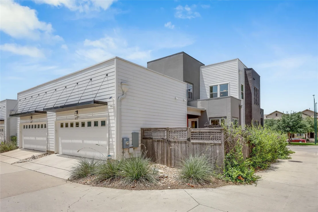Photo of 4537 Berkman DR
