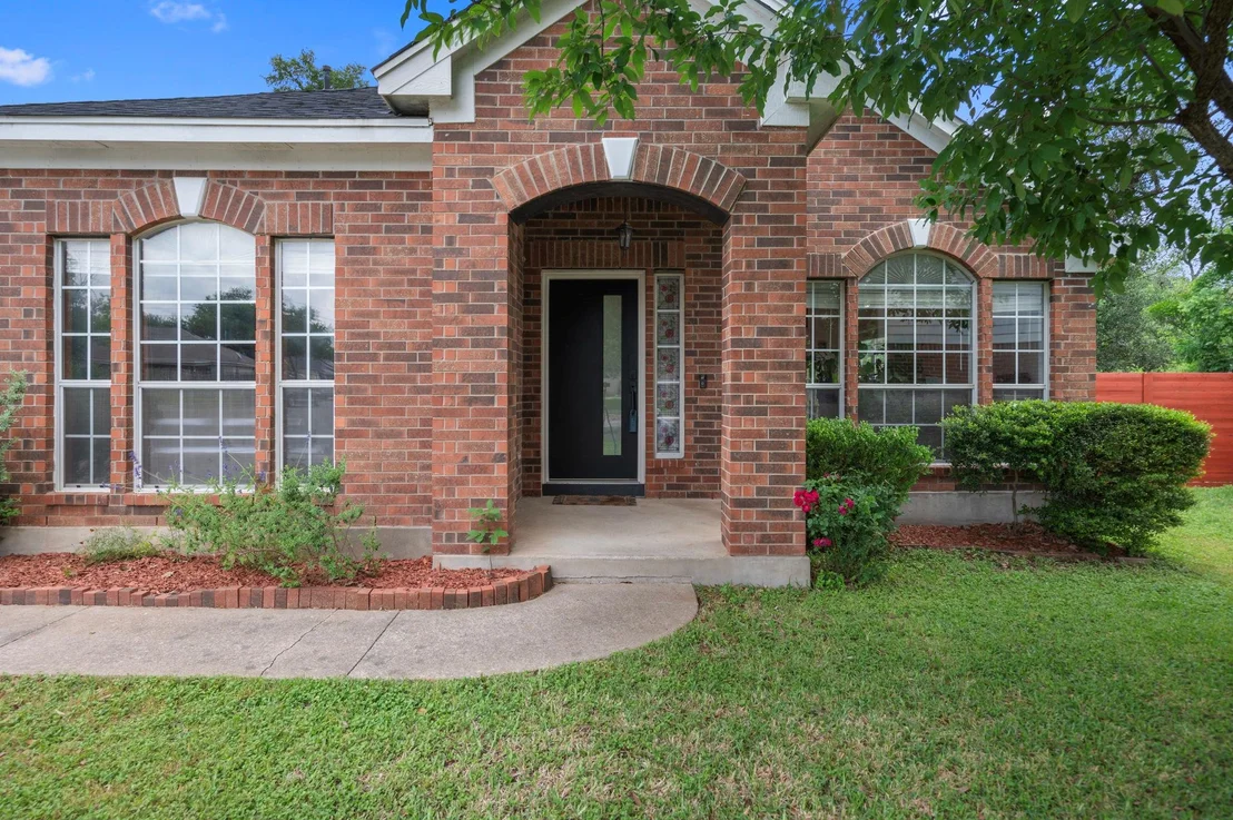 Photo of 3208 Sycamore CV