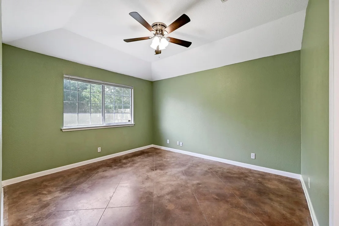 Photo of 902 Honeysuckle DR