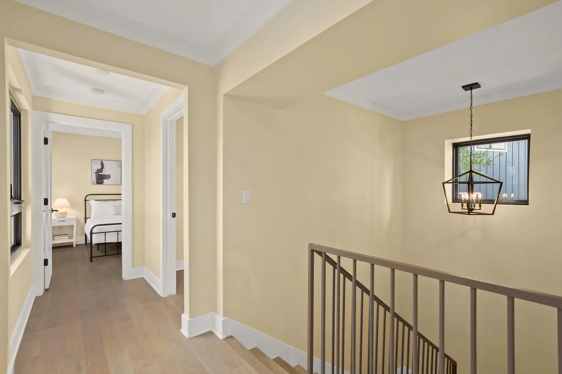 Photo of 1405 Parkinson DR