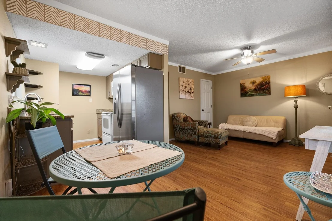 Photo of Unit A at 3417 Willowrun DR
