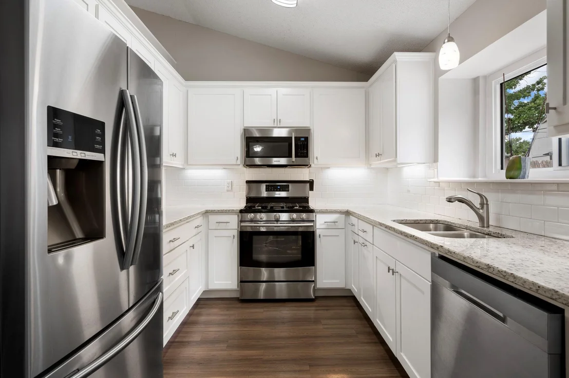 Photo of 1608 White Oak LOOP