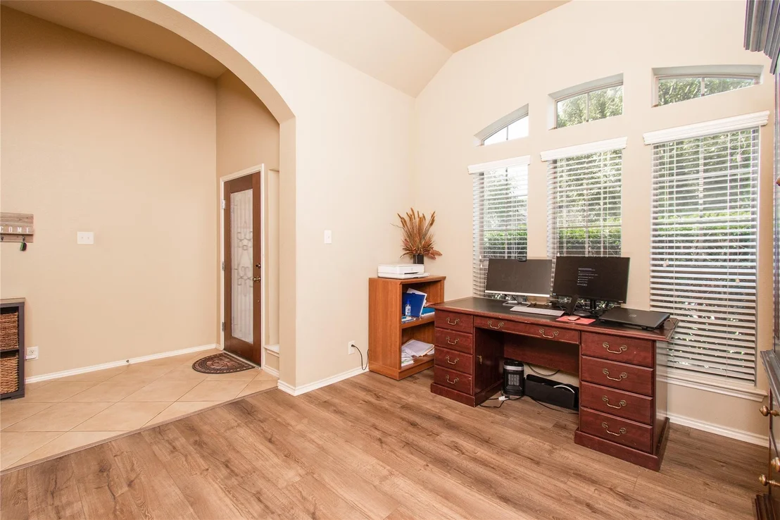 Photo of 947 Madrone DR