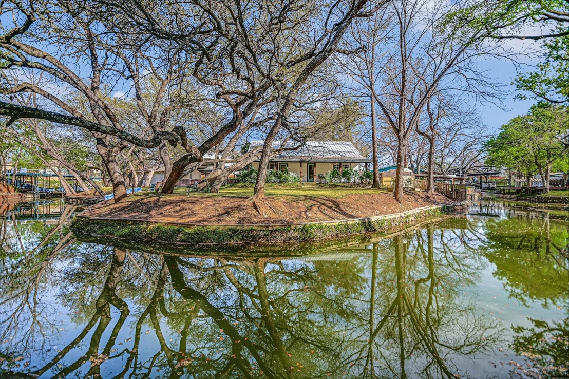 Photo of 611 Thurman CIR