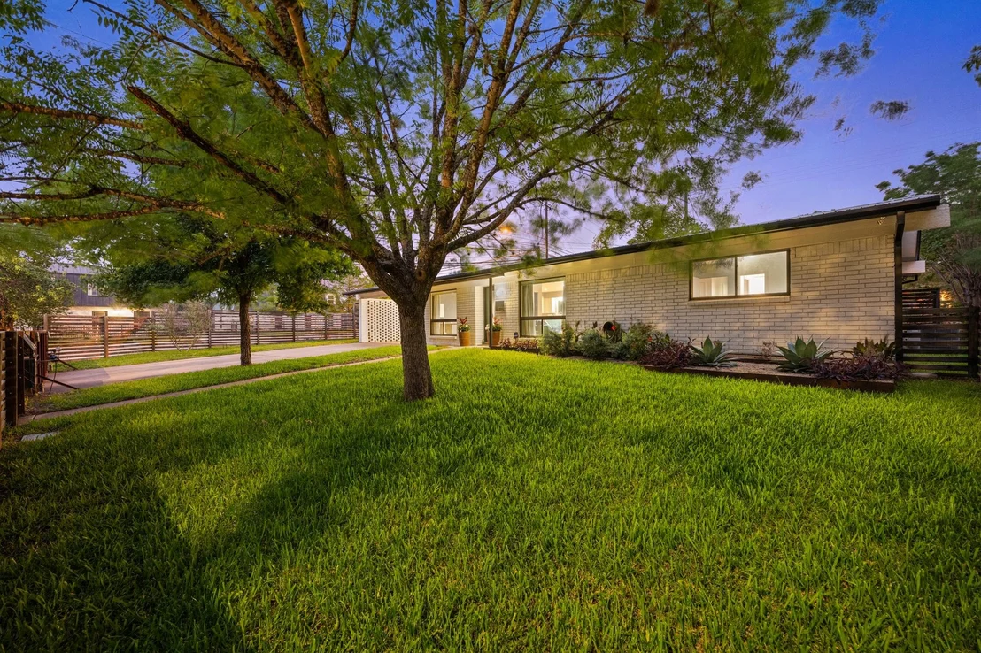 Photo of 1723 Fawn DR