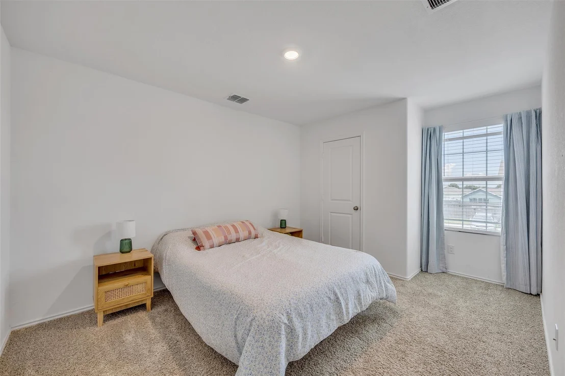 Photo of 2406 Windrow LN
