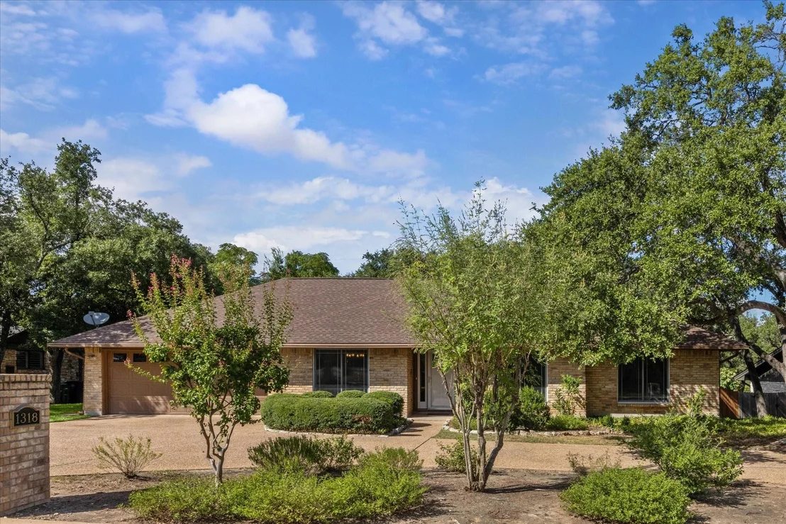 Photo of 1318 Lost Creek BLVD