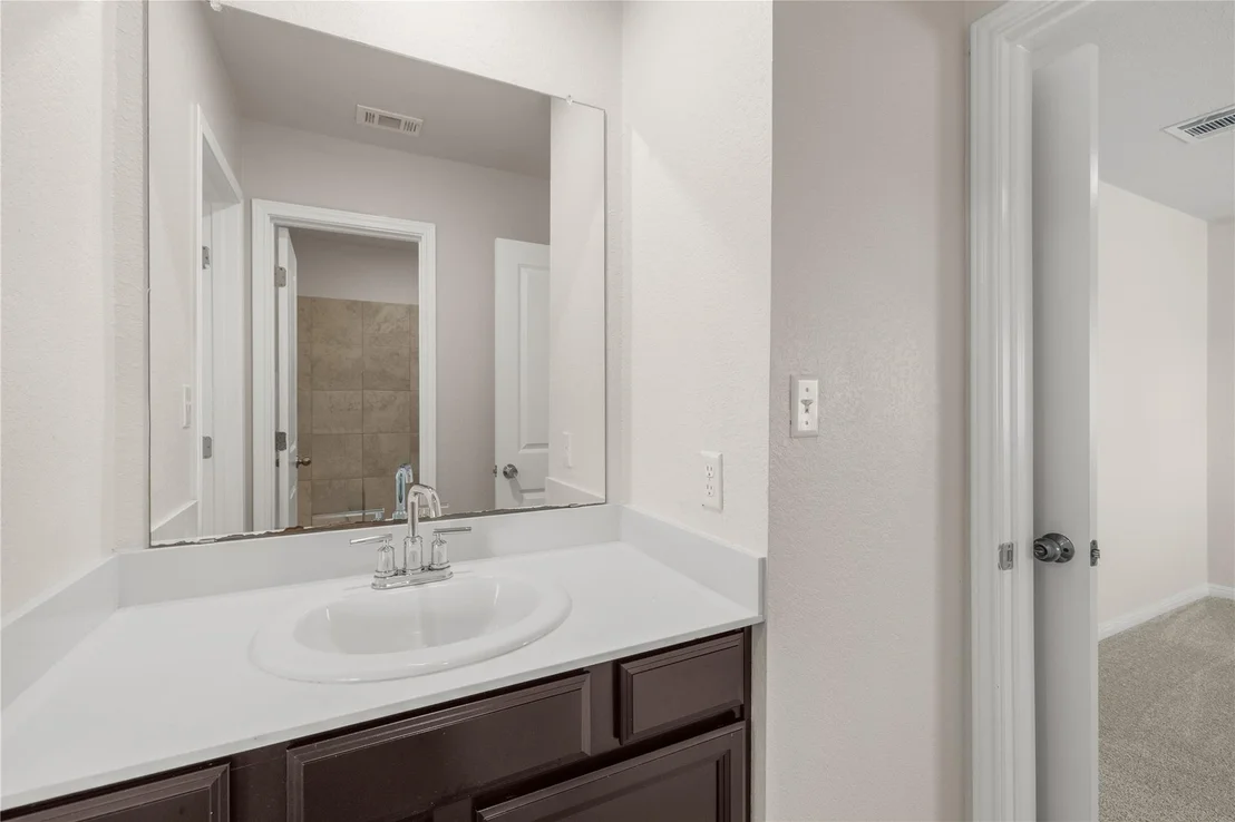 Photo of 6044 Genova PL