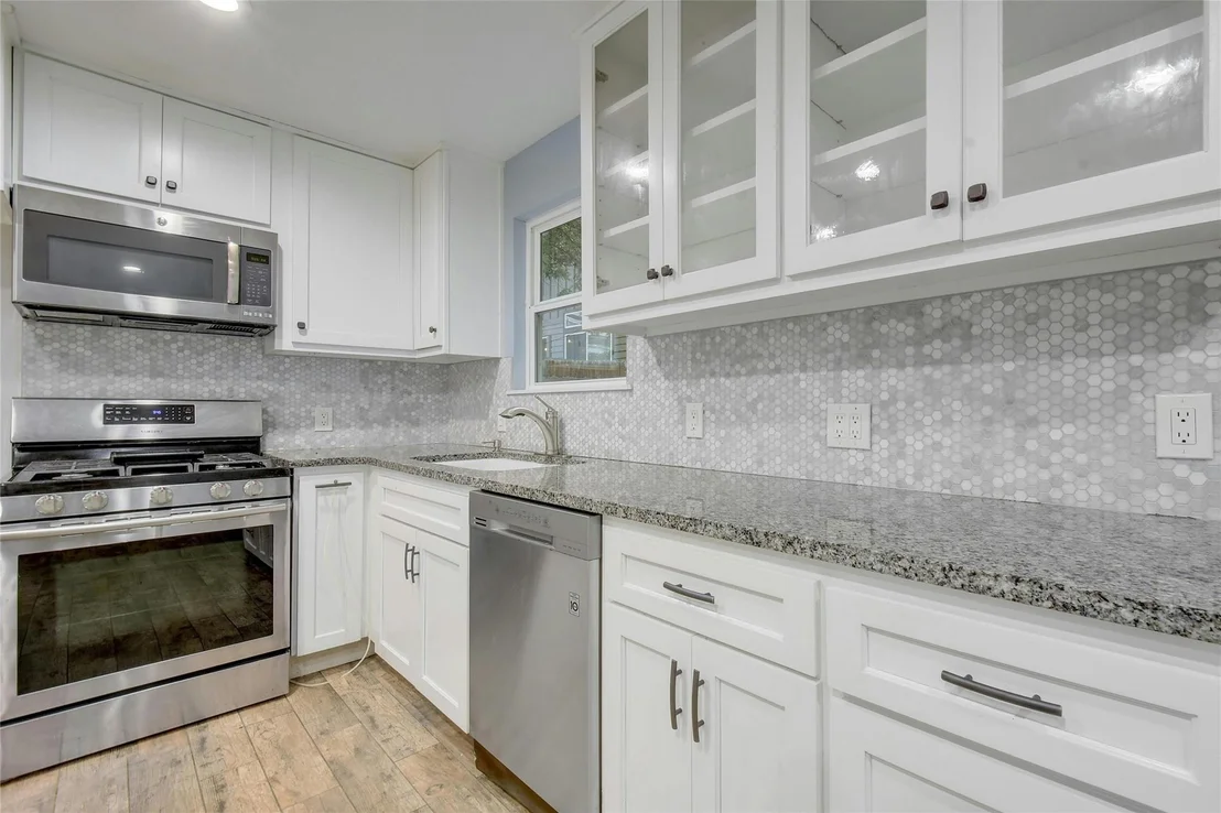 Photo of 3310 Robinson Ave