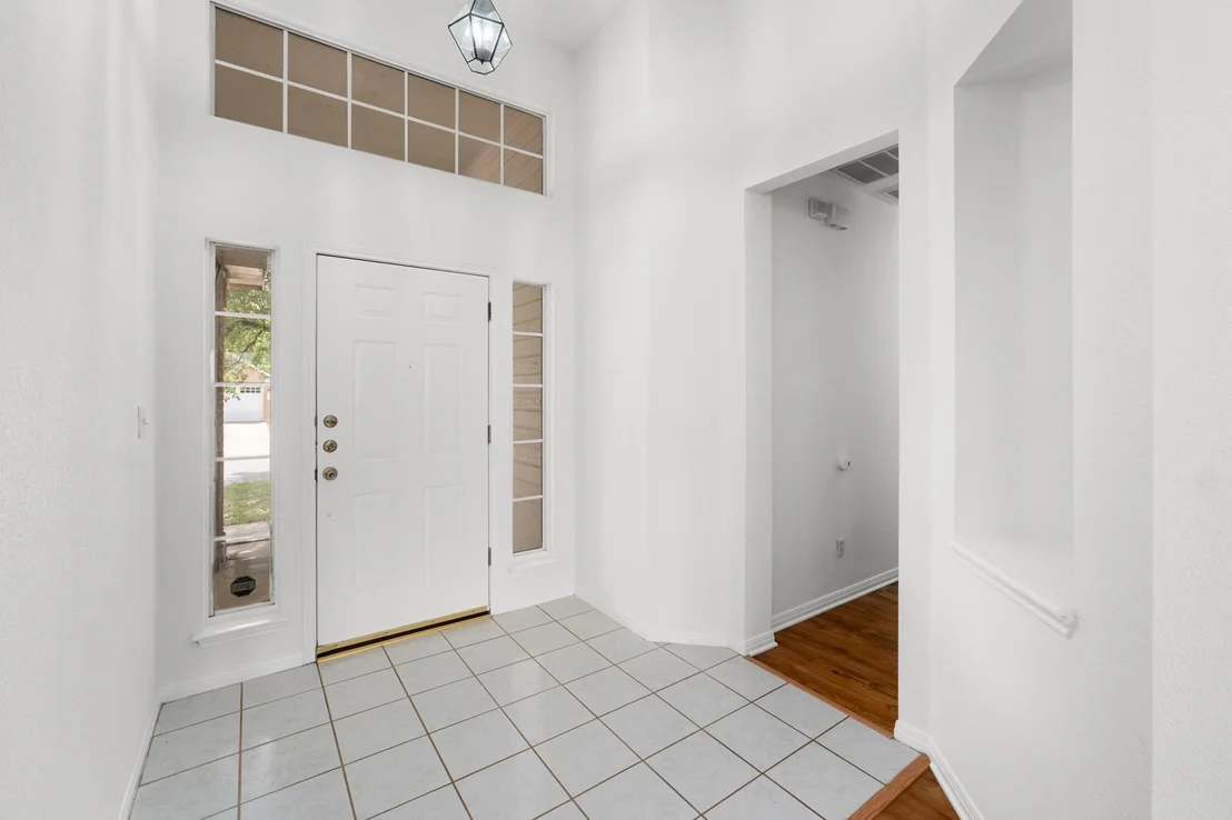 Photo of 1105 Woodview DR