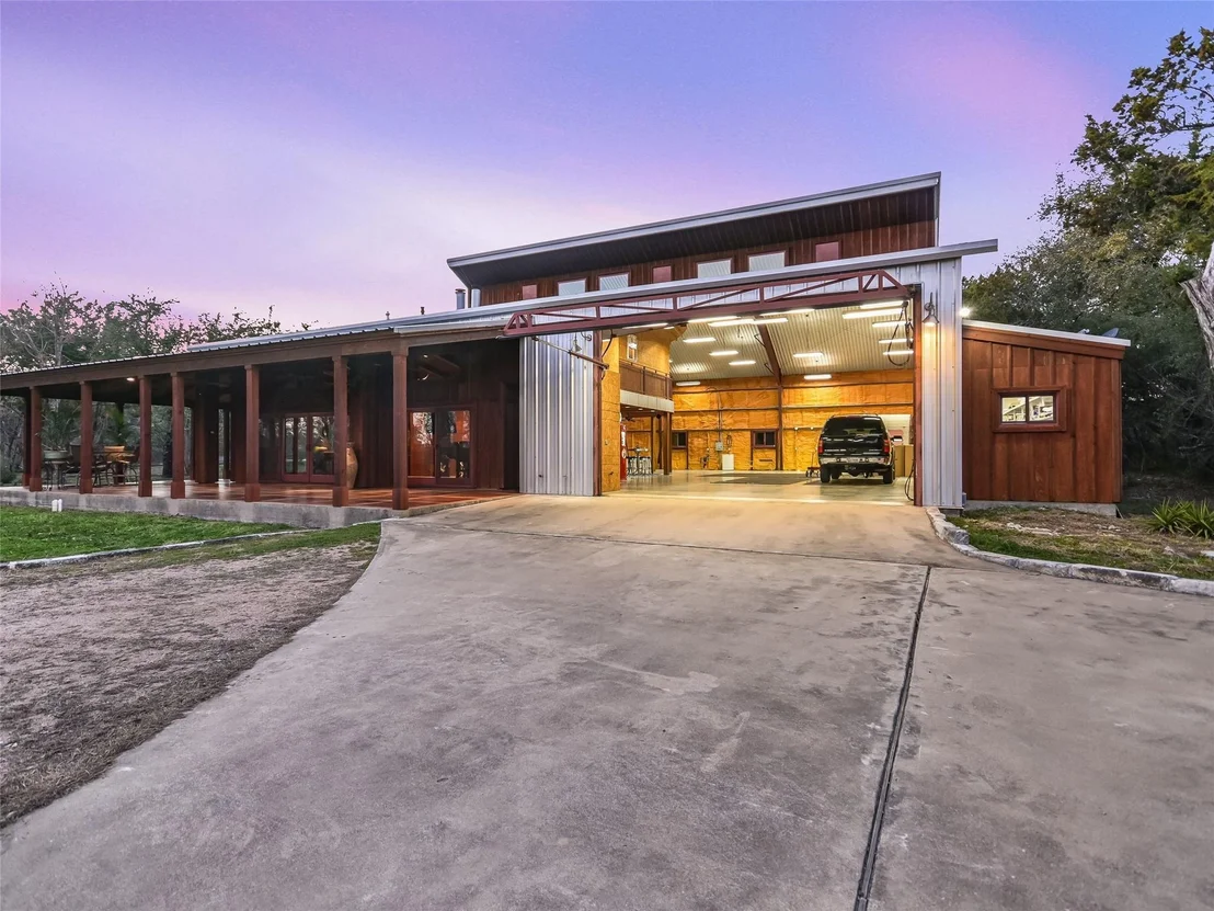 Photo of 10213 Circle DR