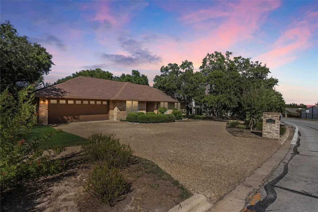 Photo of 1318 Lost Creek BLVD