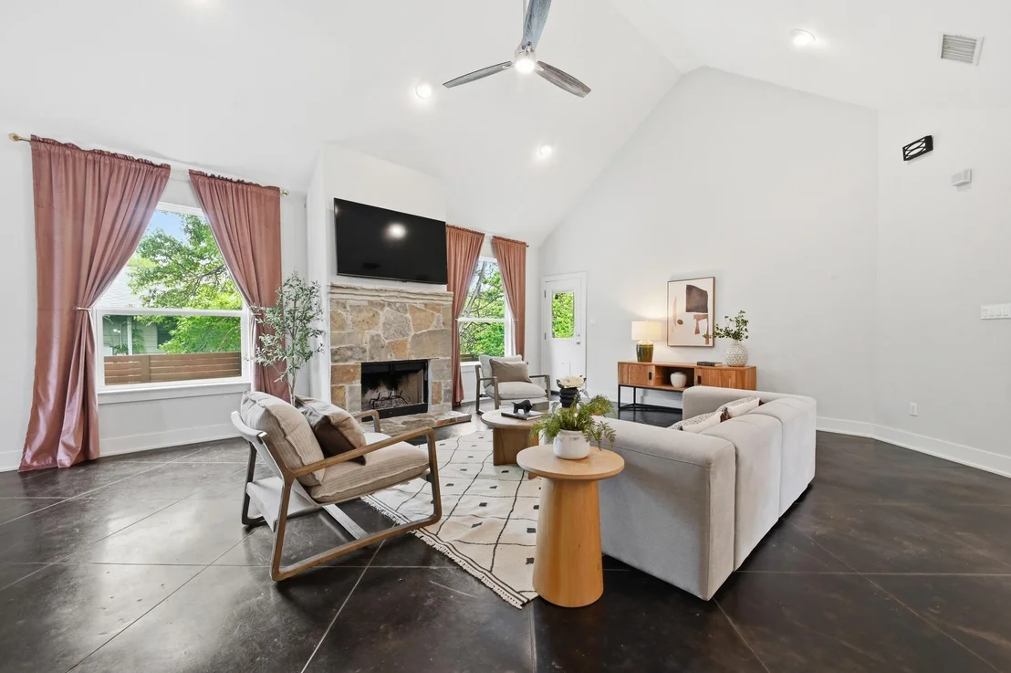 Photo of 820 Panorama DR