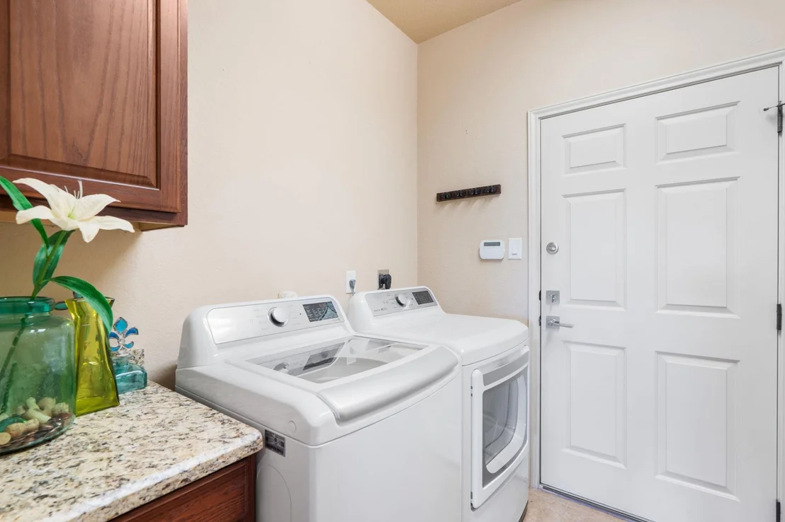 Photo of 970 Parkview DR