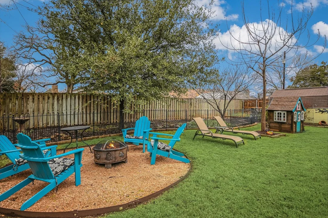 Photo of 205 Woodmont DR