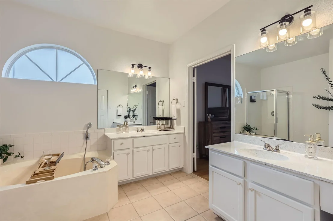 Photo of 1016 Thackeray LN