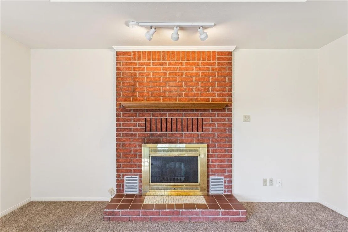 Photo of 2465 Old Waco RD