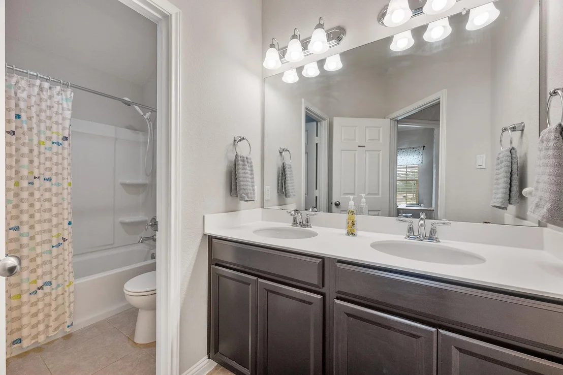 Photo of 2417 Maxwell DR
