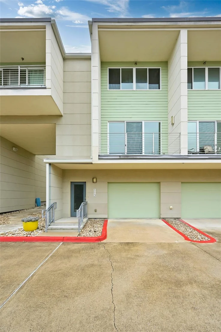 Photo of Unit 113 at 604 N Bluff DR