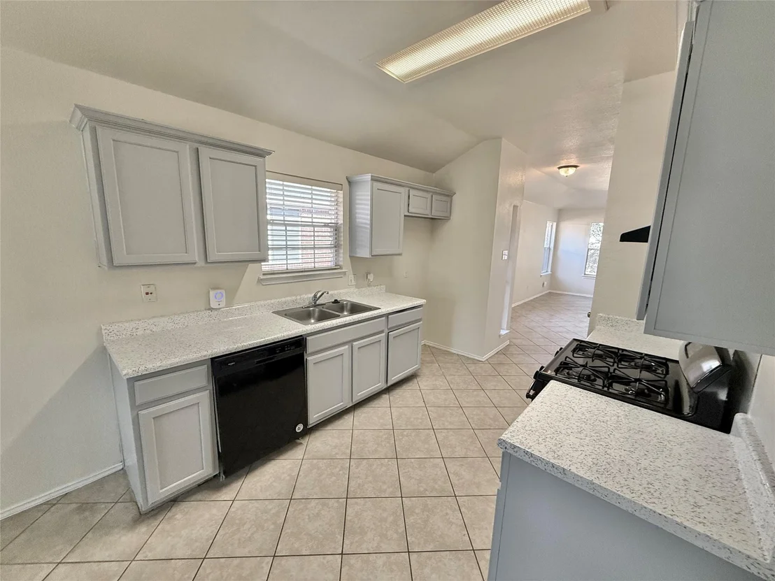 Photo of 809 Luke LN