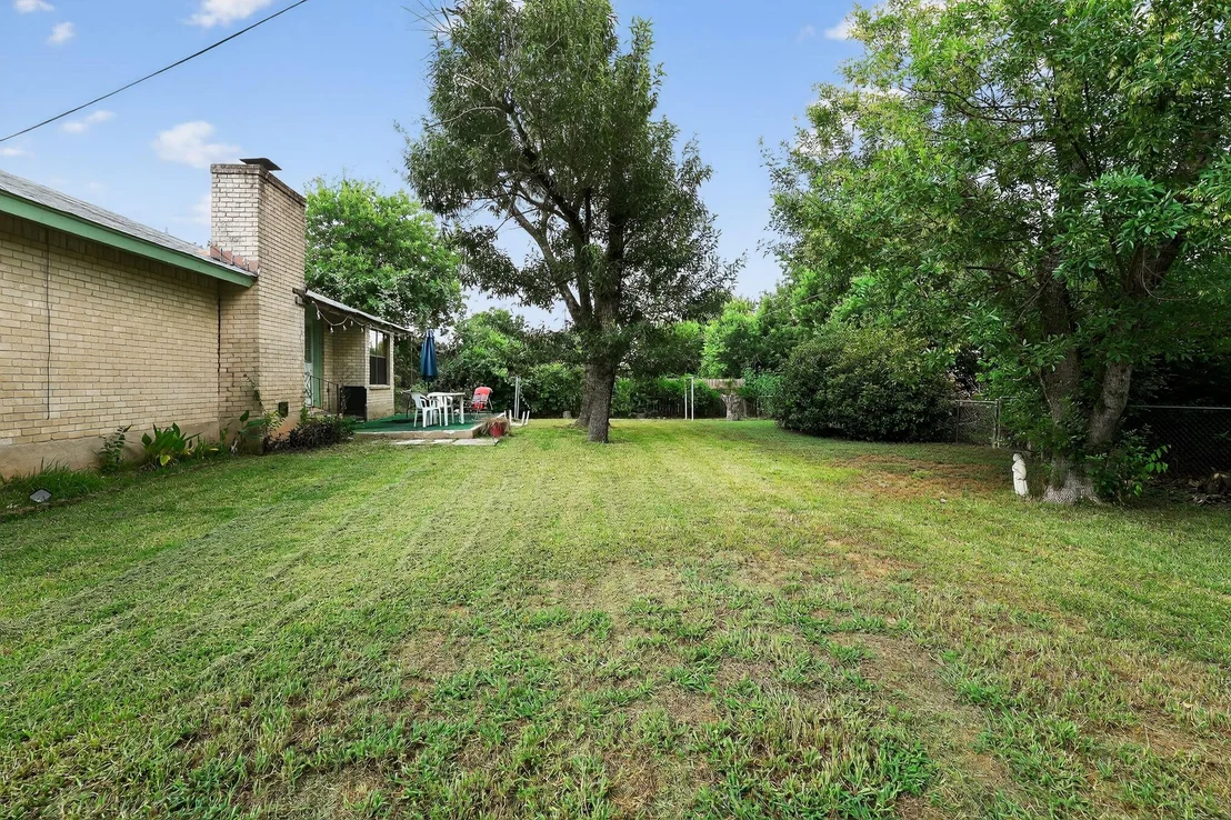 Photo of 324 McClendon DR
