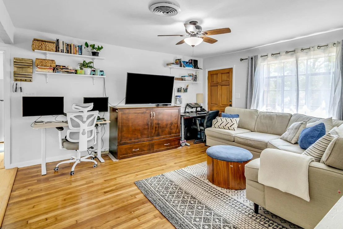 Photo of 130 Peace Haven LN