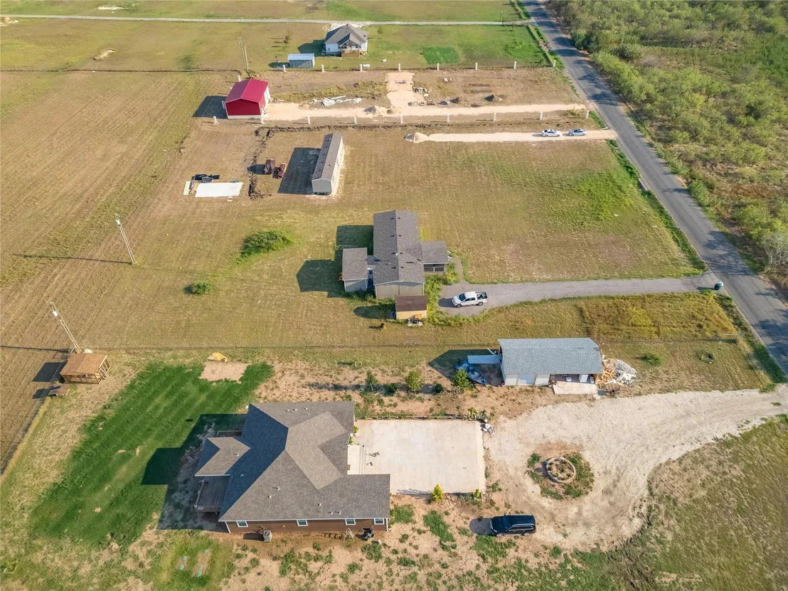 Photo of 2877 County Road 463 RD
