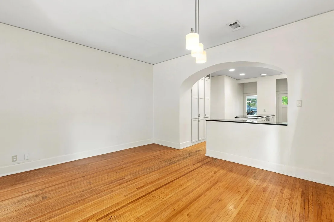 Photo of 3200 Harris Park Ave
