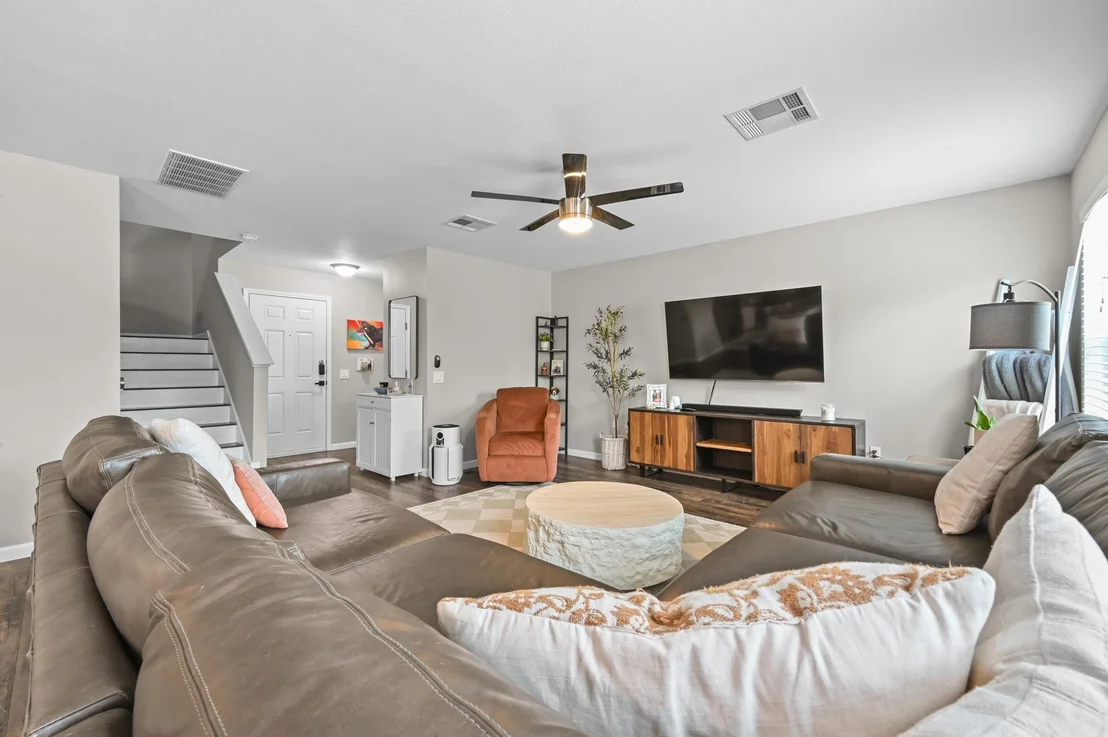 Photo of 1414 Strickland DR