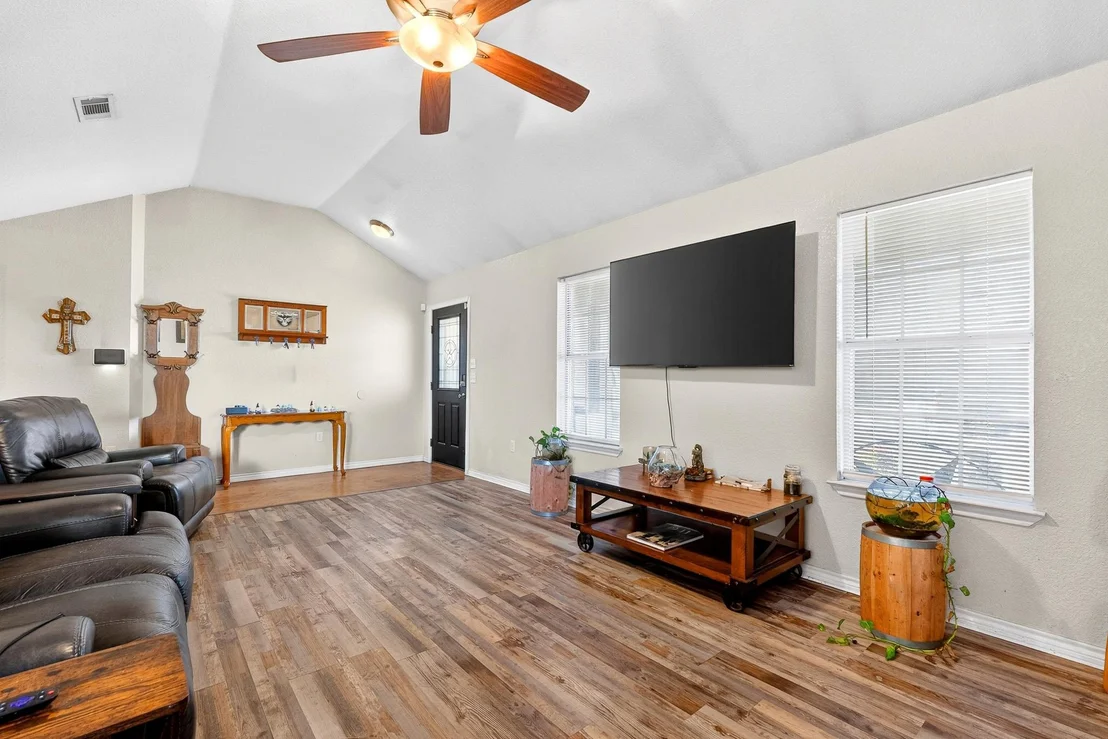 Photo of 2416 Merle DR