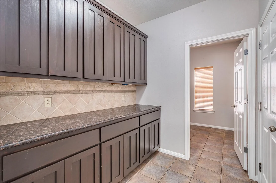 Photo of 517 Arbors CIR