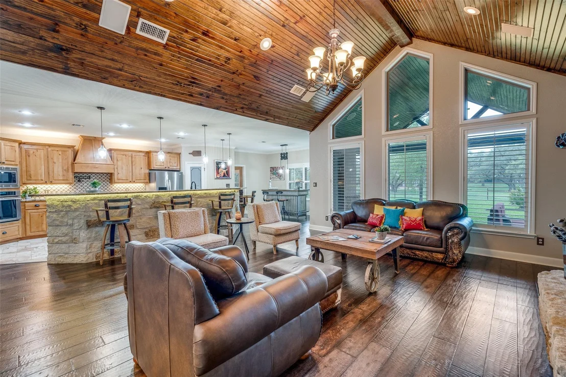 Photo of 237 County Rd 415