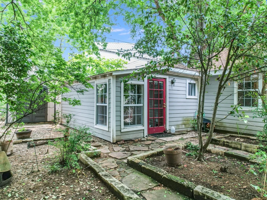Photo of 2103 Tower DR