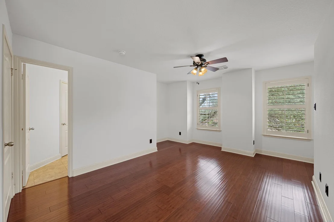 Photo of 1907 Holly Hill DR