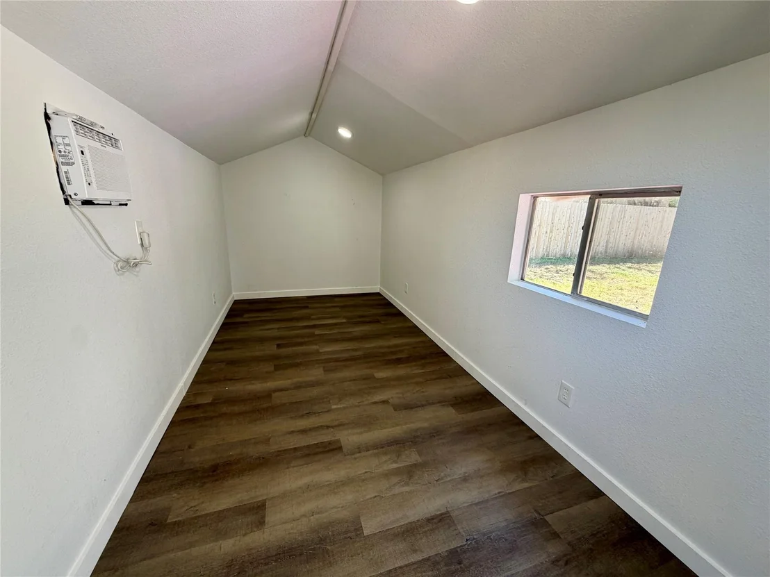 Photo of 806 Brook BND