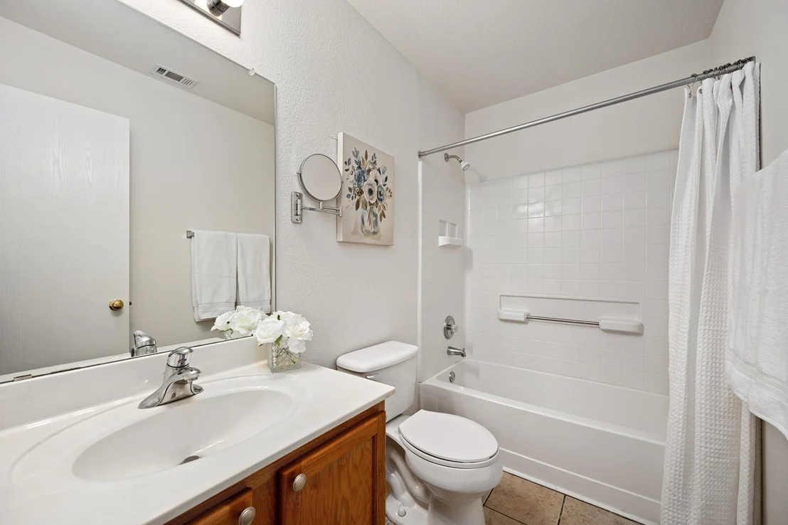Photo of 204 Katherine WAY