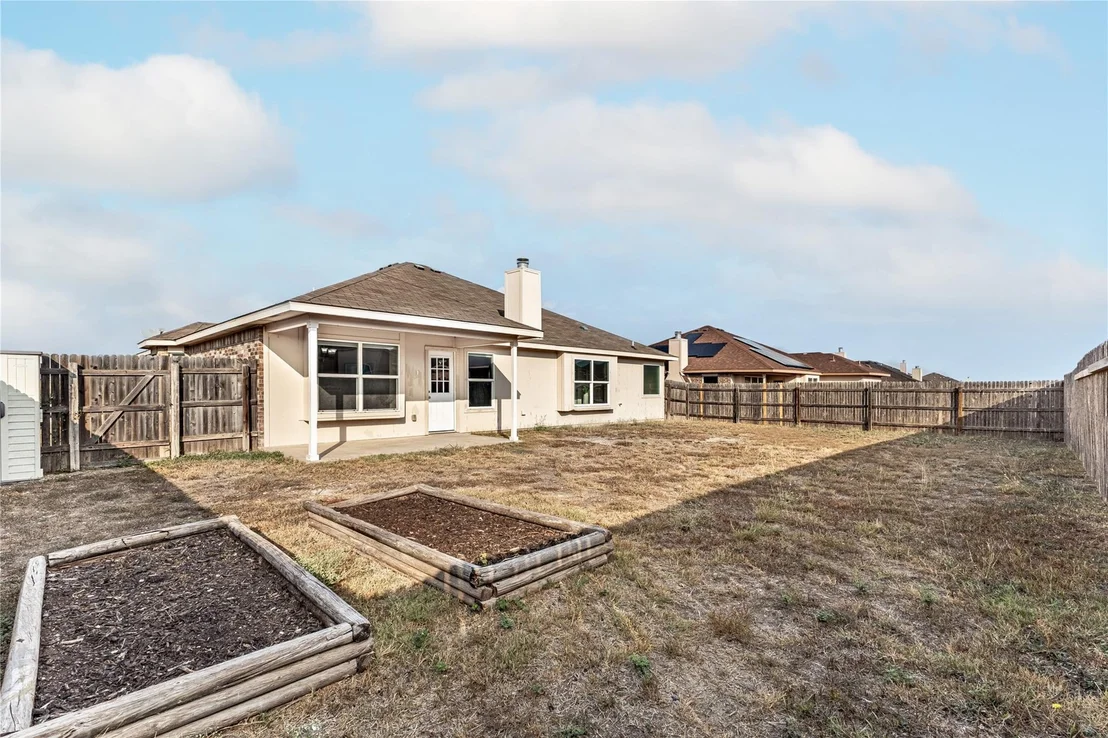 Photo of 606 W Libra DR