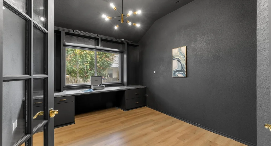 Photo of 2527 Crenshaw DR