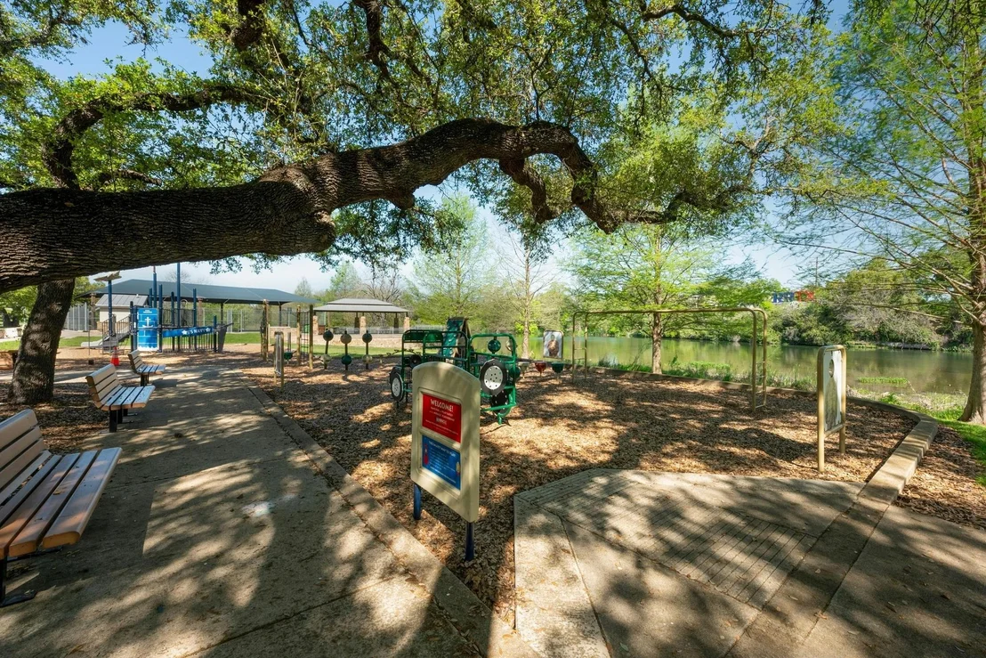 Photo of 615 Pecan Ave