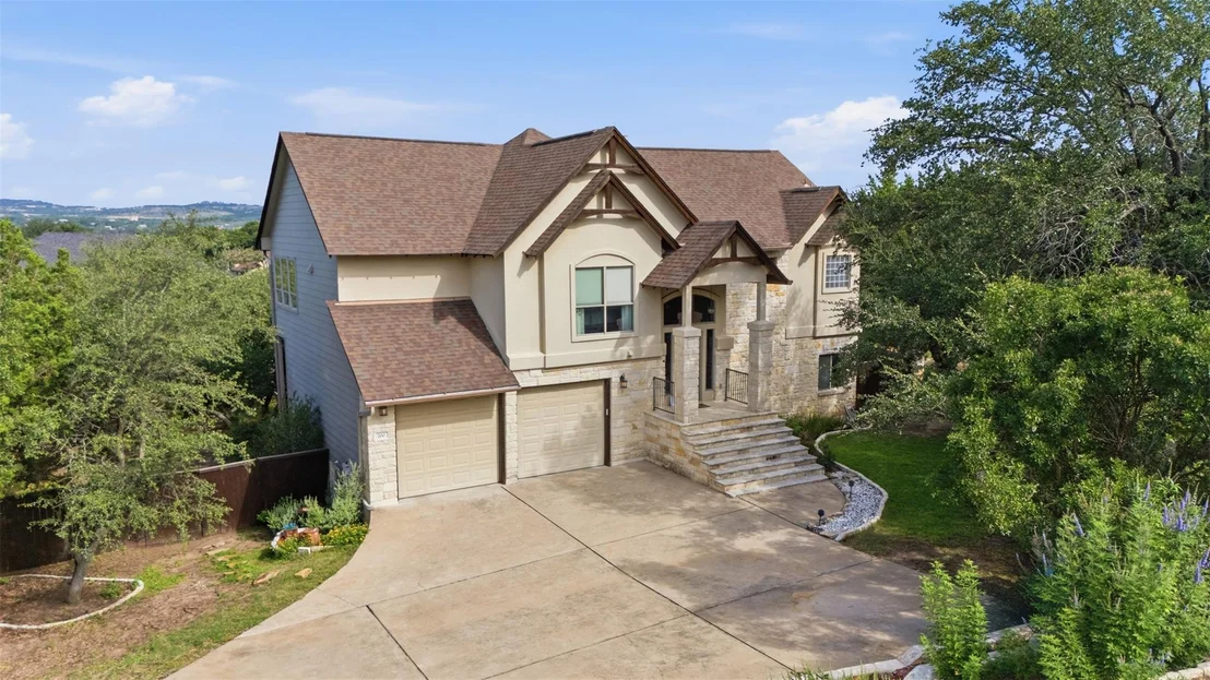Photo of 700 Augusta CIR N