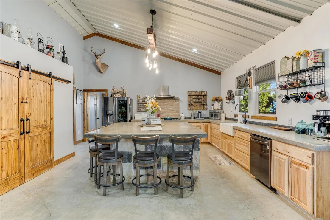 Photo of 5450 County Road 202